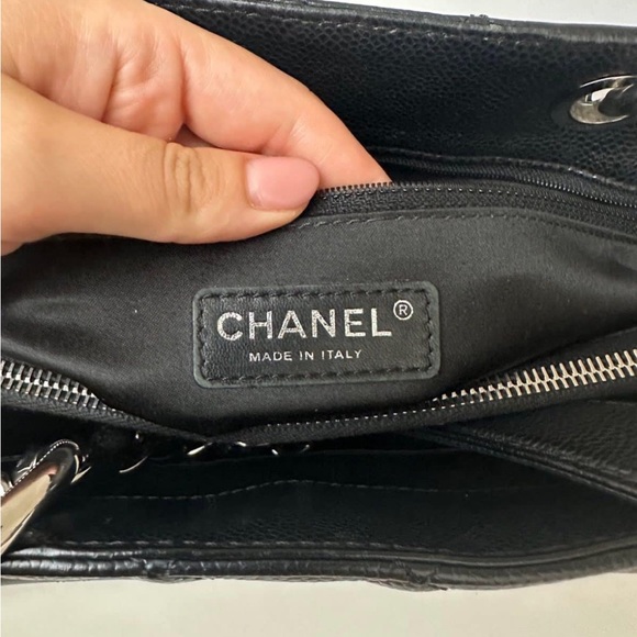 Black GST
Caviar with silver hardware - Picture 5 of 8